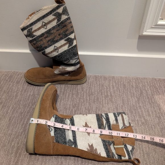 Sanuk Aztec Print Fleece Lined Calf Height Boots - Picture 7 of 7